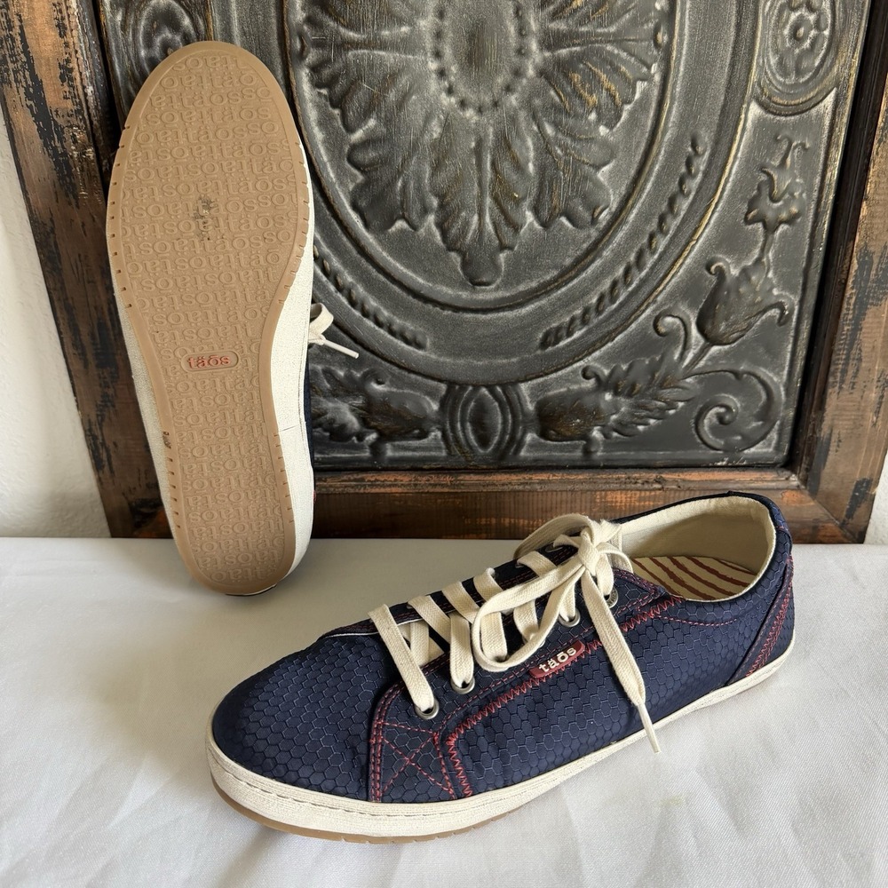 Taos Glyde Nylon Ripstop Comfort Sneaker Blue and Red Size 10 US